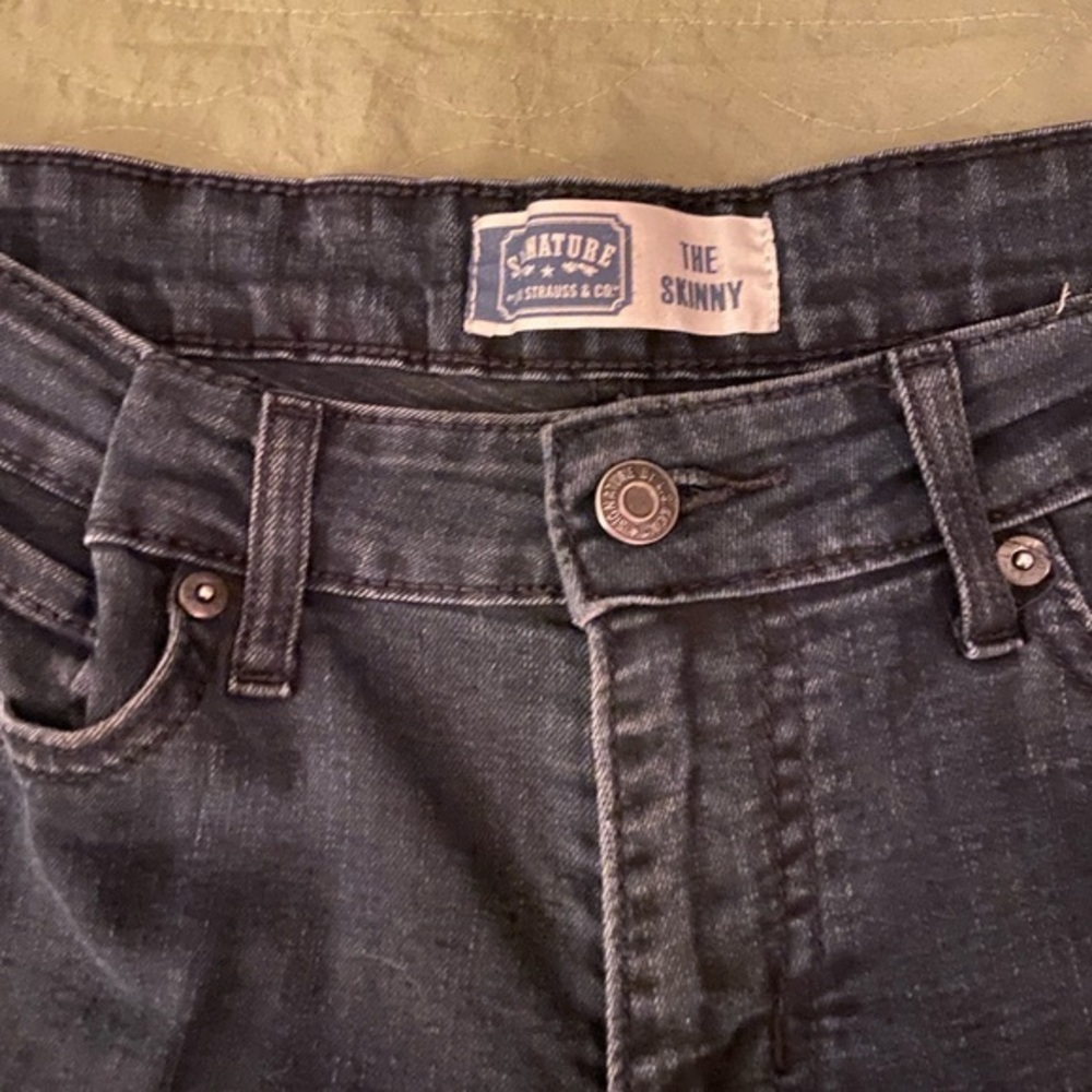 EUC-Levi’s Signature Black Skinny Jeans
